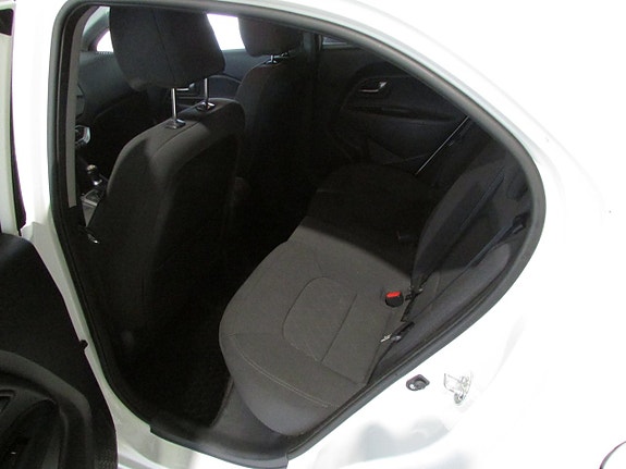 Kia Rio 11 of 18