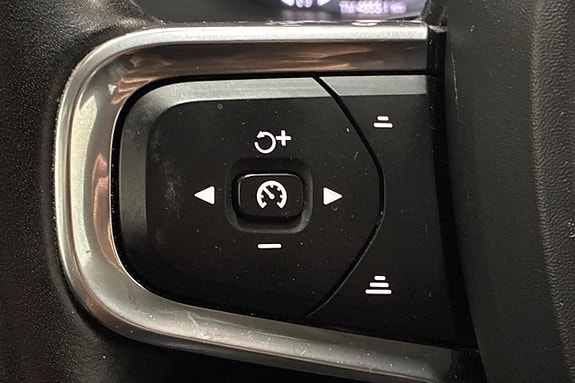 Volvo XC40 22 of 25