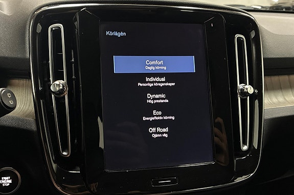 Volvo XC40 19 of 25