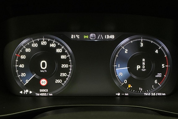 Volvo XC40 16 of 25