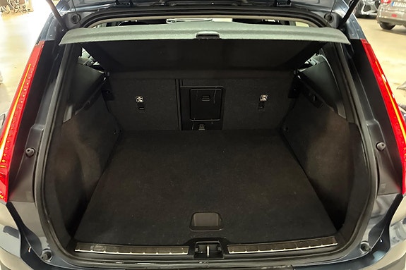 Volvo XC40 9 of 25