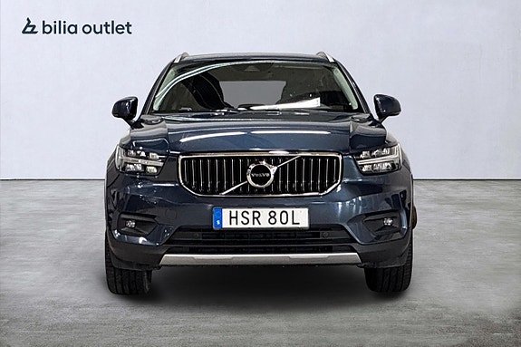Volvo XC40 2 of 25