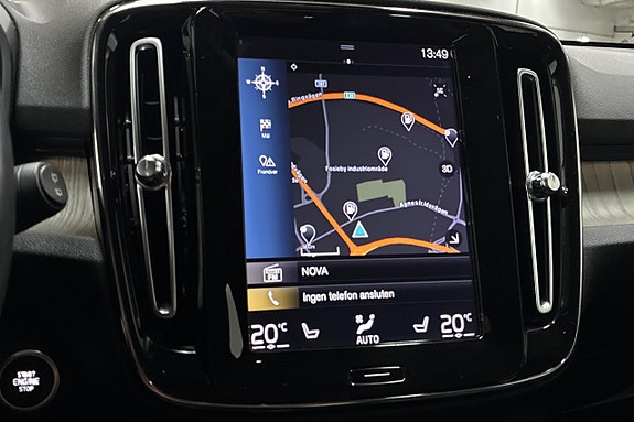 Volvo XC40 17 of 25