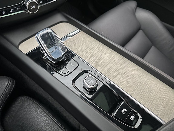 Volvo XC60 29 of 30