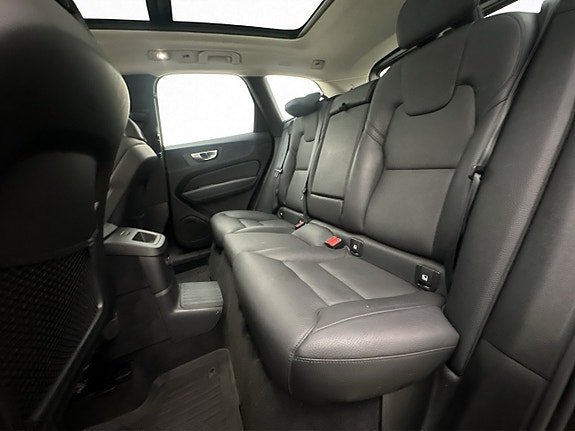 Volvo XC60 30 of 30