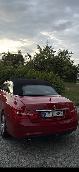 Mercedes-Benz E220 4 of 4