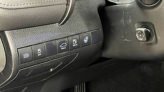 Toyota Camry 18 of 21