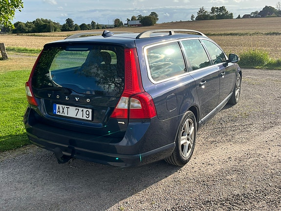 Volvo V70 4 of 10