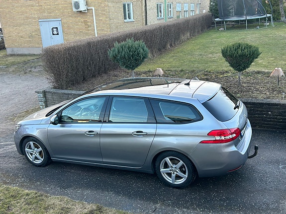 Peugeot 308 SW 16 of 16
