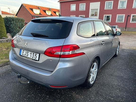 Peugeot 308 SW 4 of 16