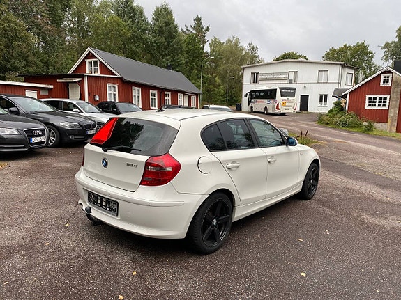 BMW 118d 3 of 7
