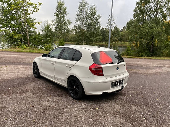 BMW 118d 4 of 7
