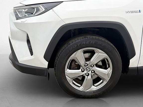 Toyota RAV4 27 of 30