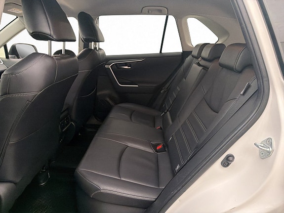 Toyota RAV4 25 of 30