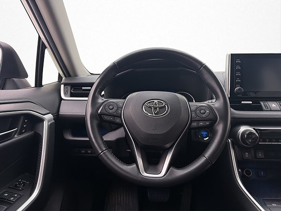 Toyota RAV4 14 of 30