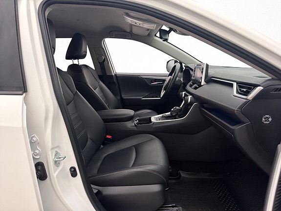 Toyota RAV4 23 of 30