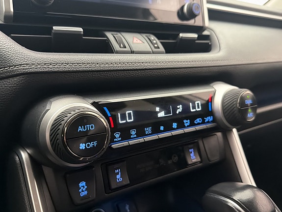 Toyota RAV4 21 of 30