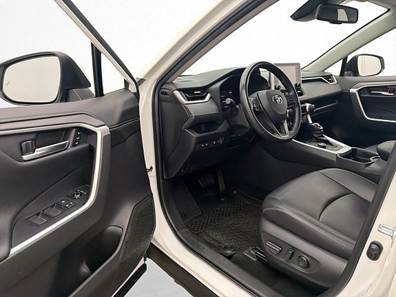 Toyota RAV4 11 of 30