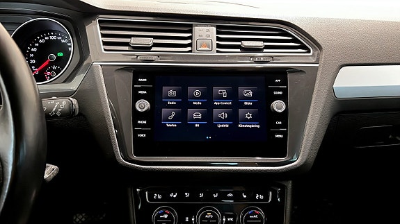 Volkswagen Tiguan 9 of 24