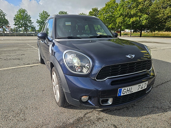 MINI Countryman Cooper S 2 of 5