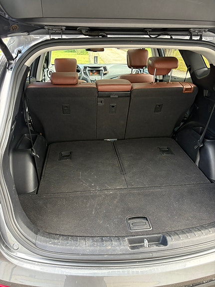 Hyundai Santa Fe 9 of 12