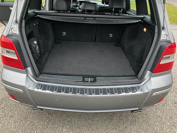 Mercedes-Benz GLK250 5 of 9