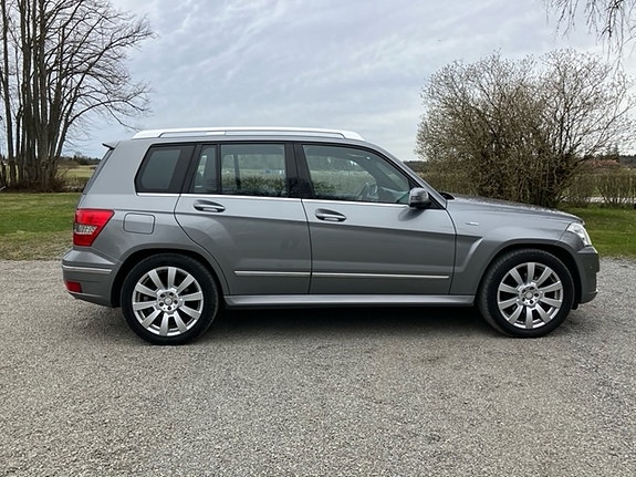 Mercedes-Benz GLK250 3 of 9