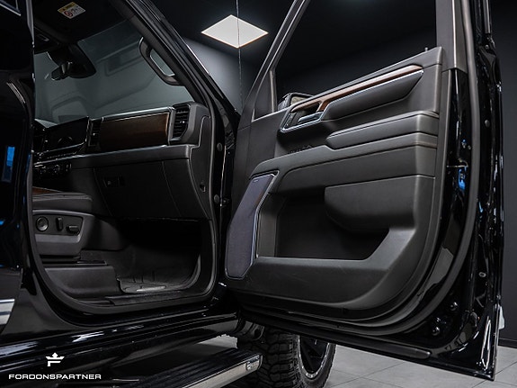 Chevrolet Silverado 1500 27 of 30