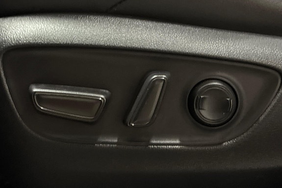 Toyota RAV4 27 of 30