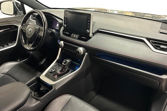 Toyota RAV4 15 of 30