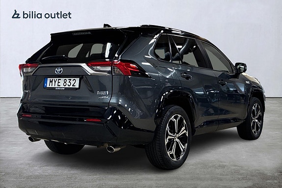 Toyota RAV4 6 of 30