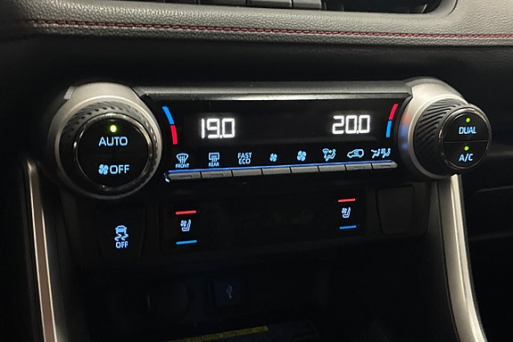 Toyota RAV4 25 of 30