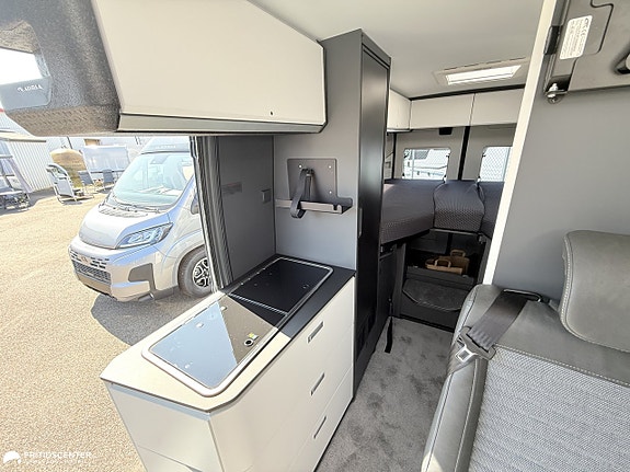 Adria TWIN SUPREME 640 SLB /160 hk "Inkommande November" 9 of 12