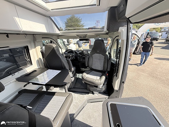 Adria TWIN SUPREME 640 SLB /160 hk "Inkommande November" 7 of 12