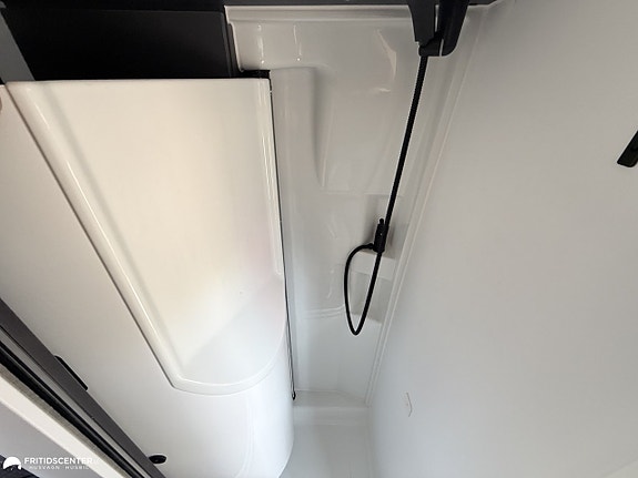 Adria TWIN SUPREME 640 SLB /160 hk "Inkommande November" 5 of 12