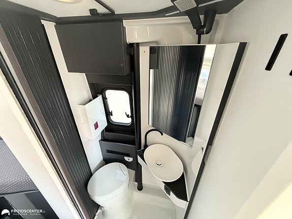 Adria TWIN SUPREME 640 SLB /160 hk "Inkommande November" 4 of 12