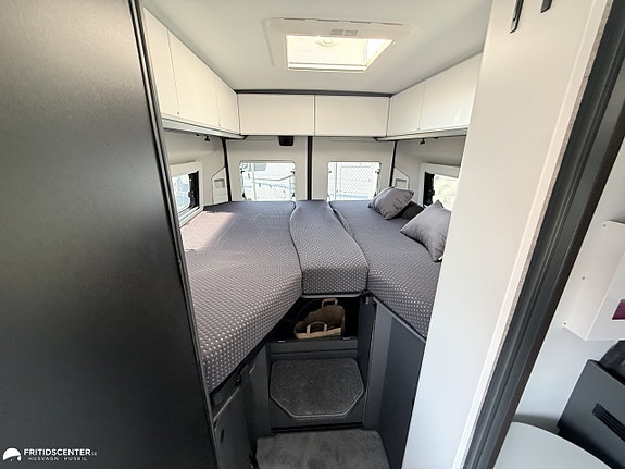 Adria TWIN SUPREME 640 SLB /160 hk "Inkommande November" 3 of 12