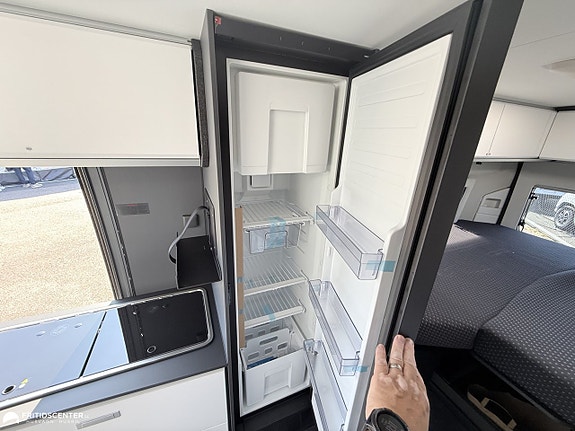 Adria TWIN SUPREME 640 SLB /160 hk "Inkommande November" 10 of 12