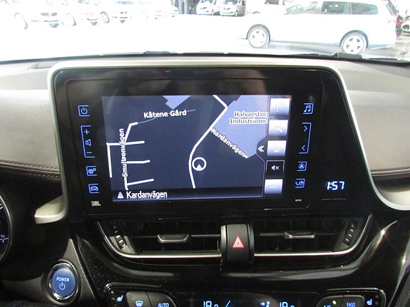 Toyota C-HR 19 of 23