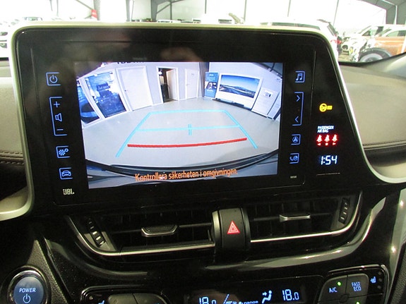 Toyota C-HR 13 of 23