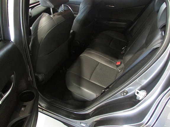 Toyota C-HR 11 of 23