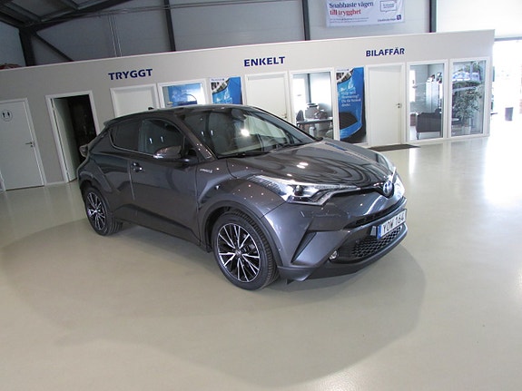Toyota C-HR 3 of 23