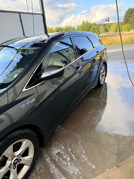 Hyundai i40 2 of 12