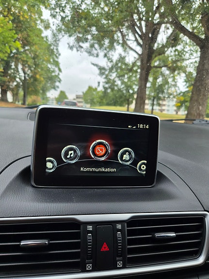 Mazda 3 6 of 8