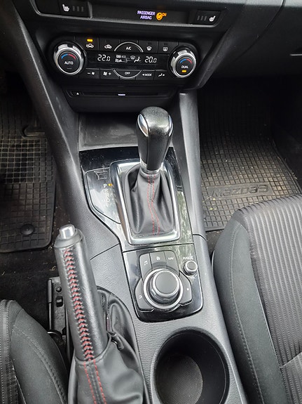 Mazda 3 7 of 8