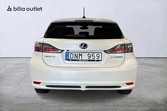 Lexus CT200h 7 of 23