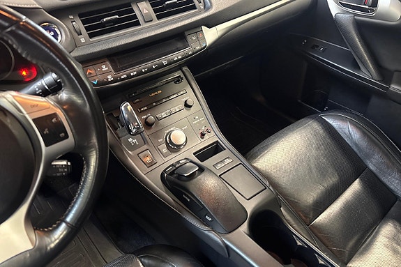 Lexus CT200h 21 of 23