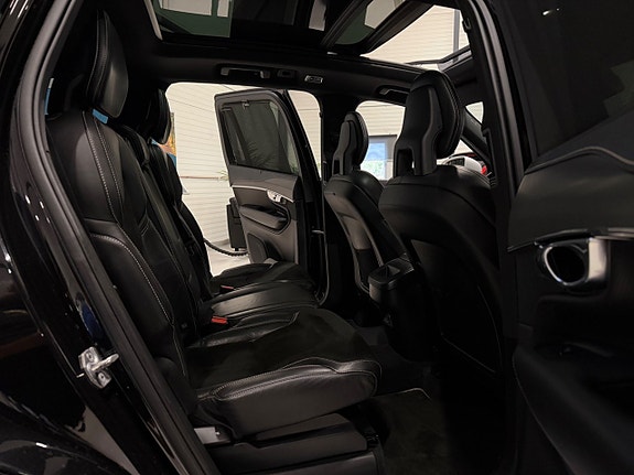 Volvo XC90 13 of 20