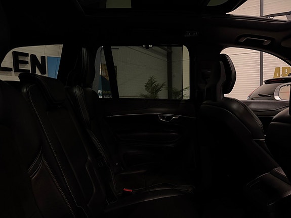 Volvo XC90 16 of 20
