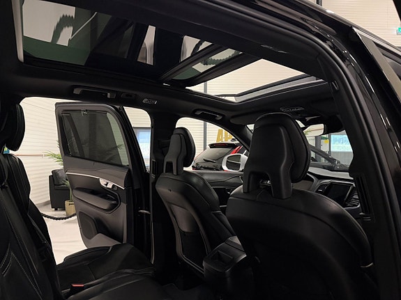 Volvo XC90 14 of 20